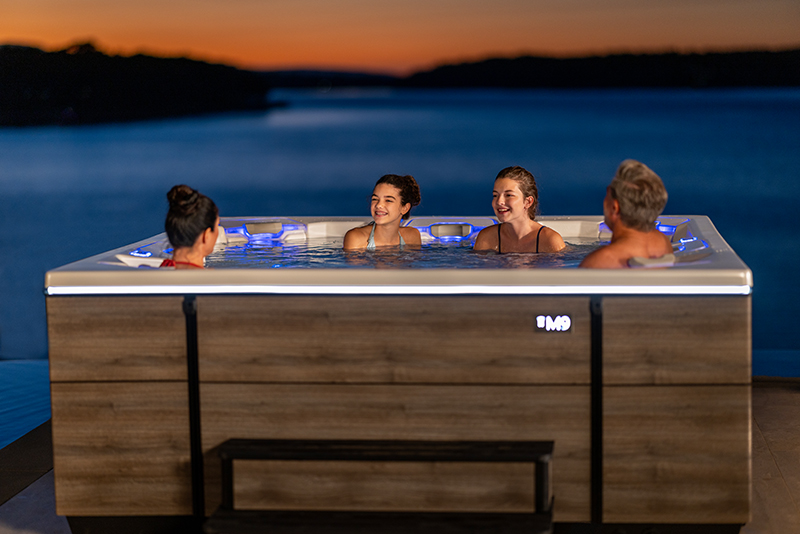 Bullfrogspas M6 Outdoor Whirlpool 231x203x86cm